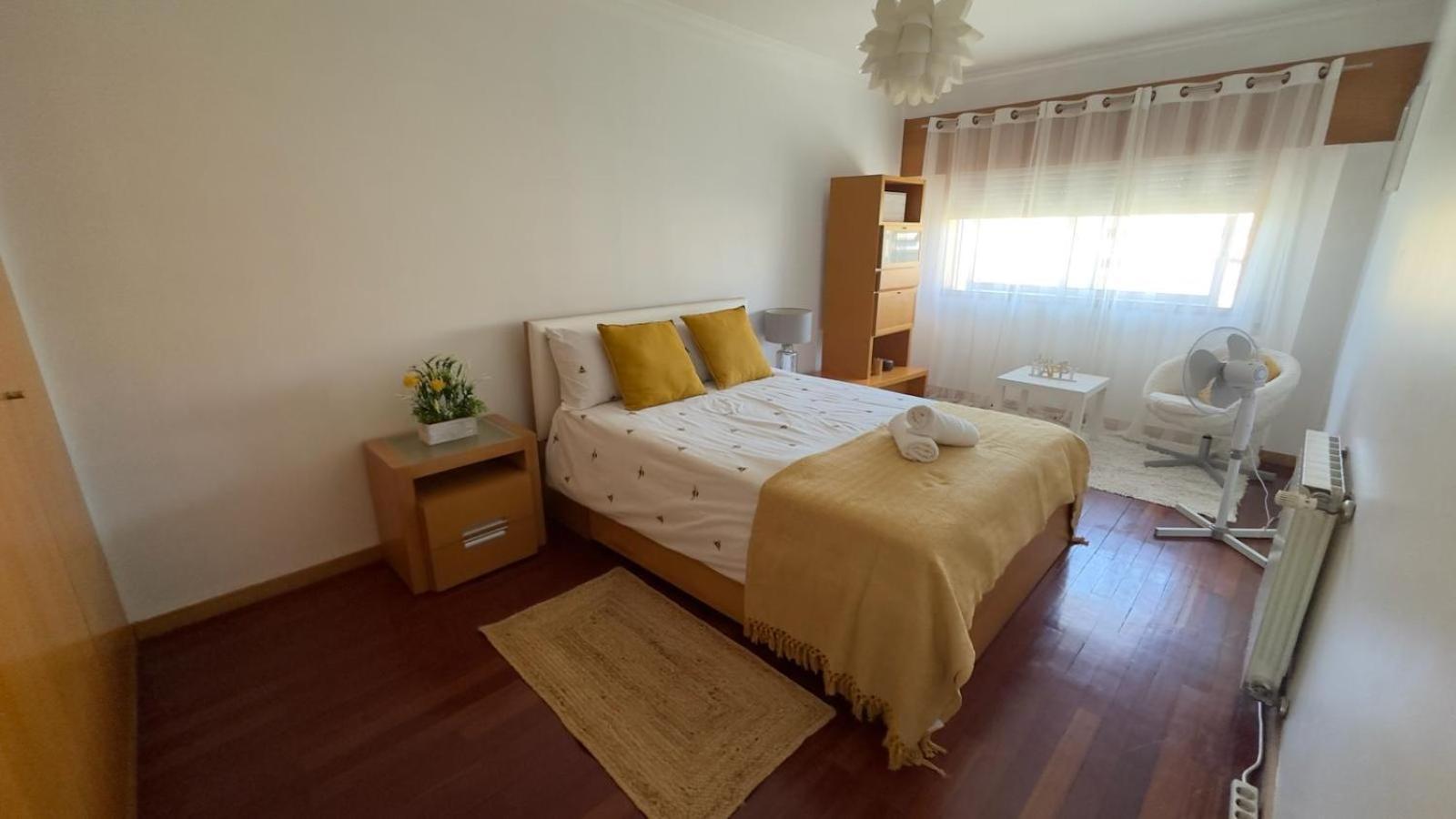 Espacoso T3 Com Terraco & Churrasqueira Campo  Εξωτερικό φωτογραφία